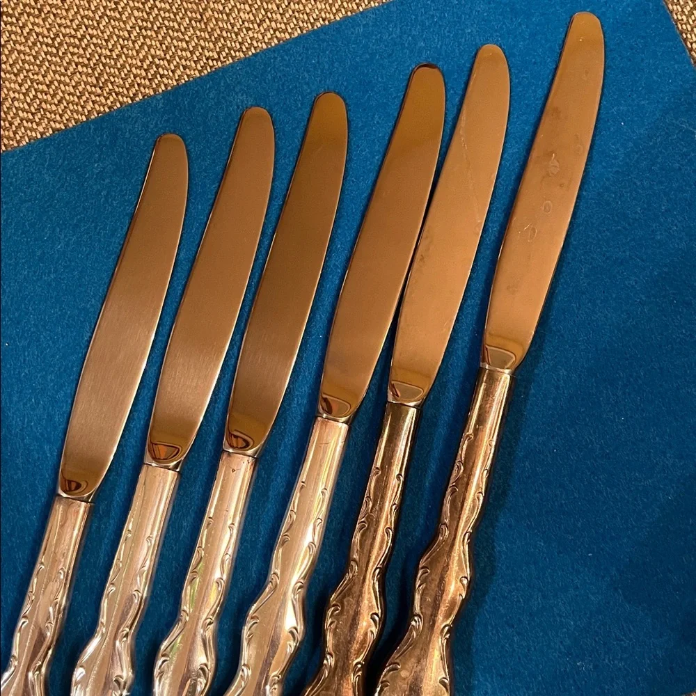 1964 VTG set of 6 dinner knives 9” Wm Rogers Melody Camelot Silverplate Flatware